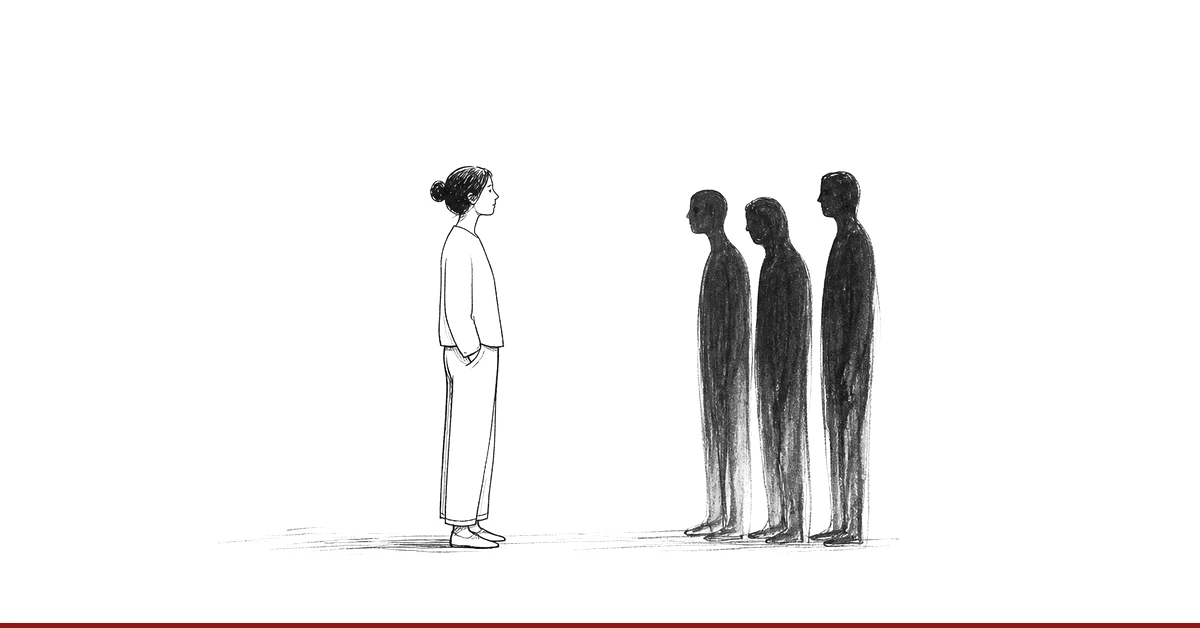Eine Person hat innegehalten und wendet sich mit dem ganzen Körper drei dunklen Schattengestalten zu, die ihr auf Augenhöhe gegenüberstehen, statt sich von ihnen abzuwenden.